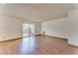 Photo #5: 22629555 Listing