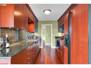 Photo #6: 22630988 Listing