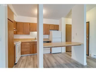 Photo #3: 22631383 Listing