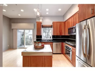 Photo #2: 22631893 Listing