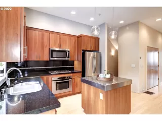 Photo #4: 22631893 Listing