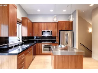 Photo #5: 22631893 Listing