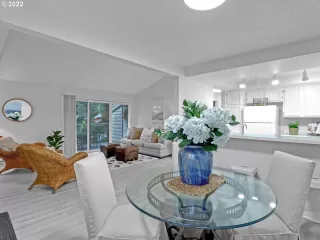 Photo #4: 22632521 Listing