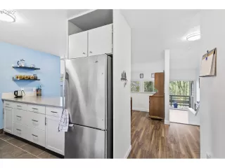 Photo #3: 22633152 Listing