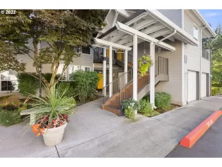 Photo #1: 22633672 Listing