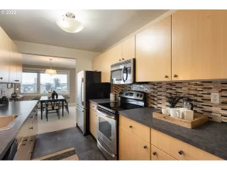 Photo #5: 22634664 Listing