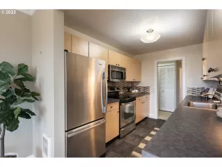 Photo #6: 22634664 Listing