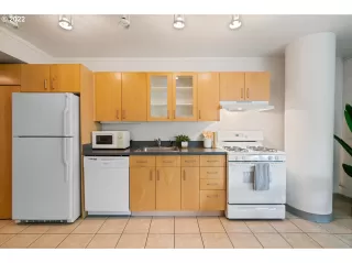 Photo #3: 22634732 Listing