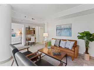 Photo #6: 22634732 Listing