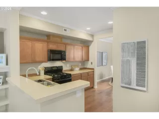 Photo #2: 226348908 Listing 