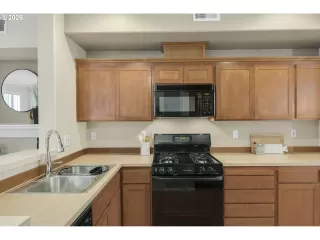 Photo #3: 226348908 Listing 