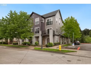 Photo #2: 22635477 Listing