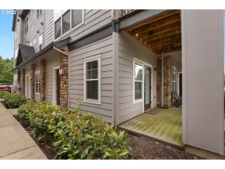 Photo #3: 22635477 Listing