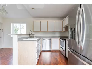 Photo #4: 22636263 Listing