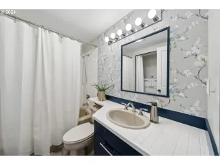 Photo #6: 226363906 Listing