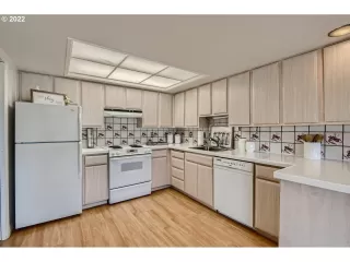 Photo #5: 22636981 Listing 