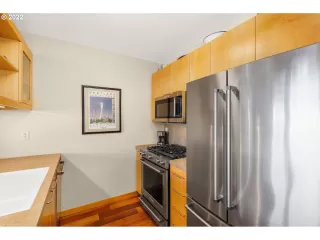 Photo #1: 22637296 Listing