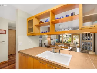 Photo #2: 22637296 Listing