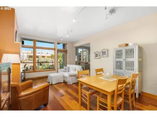 Photo #3: 22637296 Listing