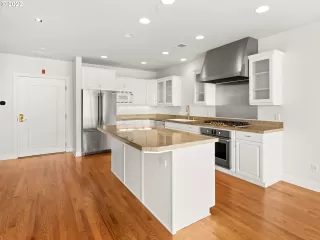 Photo #2: 22637506 Listing