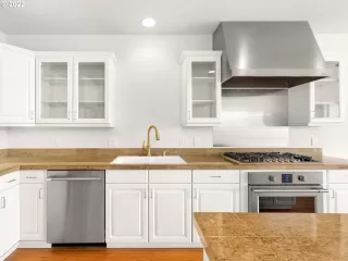 Photo #3: 22637506 Listing