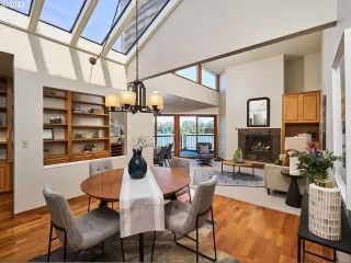 Photo #2: 22639105 Listing