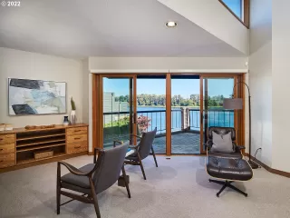 Photo #4: 22639105 Listing