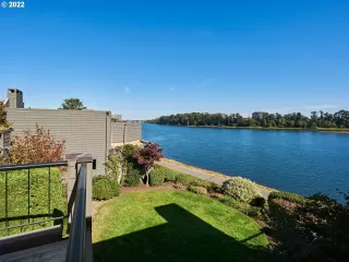 Photo #6: 22639105 Listing