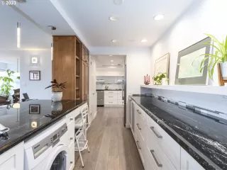 Photo #5: 22639938 Listing