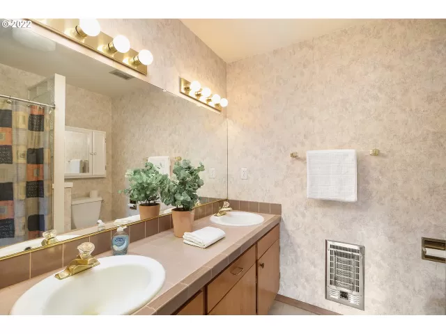 MLS: 22641566 Condo For Sale