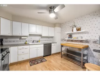 Photo #2: 22641566 Listing