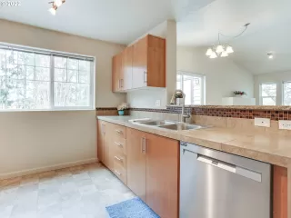 Photo #1: 22642399 Listing