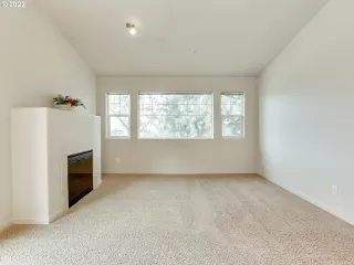 Photo #3: 22642399 Listing