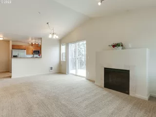 Photo #5: 22642399 Listing