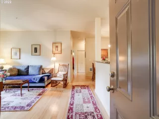 Photo #5: 22642879 Listing