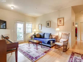 Photo #6: 22642879 Listing