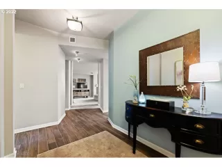 Photo #4: 22643417 Listing