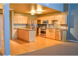 Photo #6: 22643683 Listing