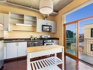 Photo #5: 22643699 Listing 