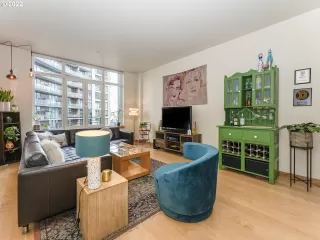 Photo #6: 22644139 Listing