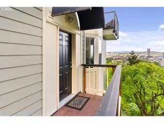 Photo #6: 22644330 Listing