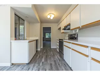 Photo #4: 22644820 Listing