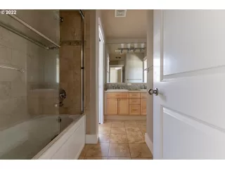 Photo #3: 22645319 Listing