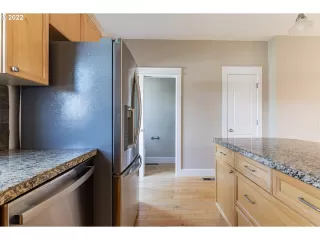 Photo #6: 22645319 Listing