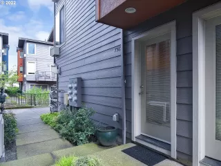 Photo #4: 22645554 Listing 