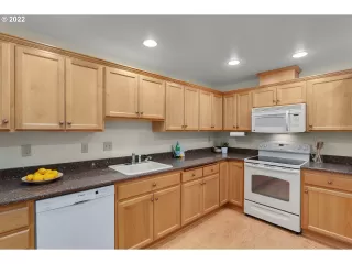 Photo #1: 22645642 Listing