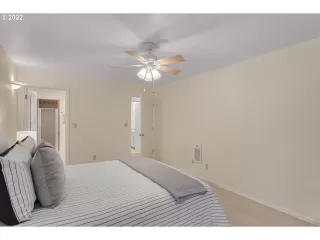 Photo #4: 22645642 Listing