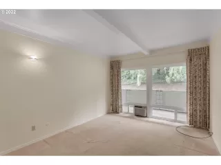 Photo #6: 22645642 Listing