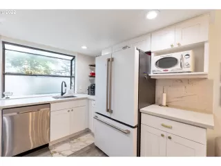 Photo #5: 22646026 Listing 