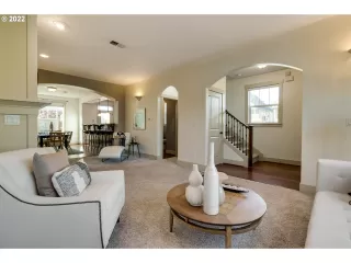 Photo #4: 22647117 Listing